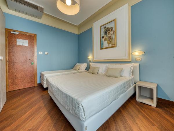 Hotel Augustus : photo 2 de la chambre chambre triple