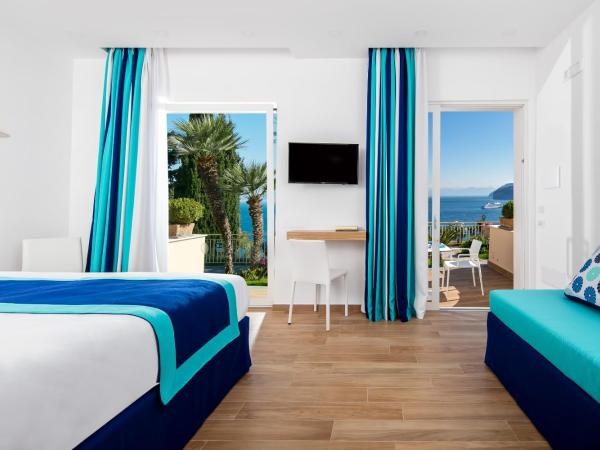 Hotel Miramare : photo 1 de la chambre chambre triple deluxe - vue sur mer