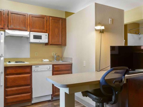 Extended Stay America Select Suites - Phoenix - Airport - E Oak St : photo 4 de la chambre studio de luxe avec 1 lit queen-size - non-fumeurs