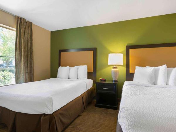 Extended Stay America Select Suites - Phoenix - Airport - E Oak St : photo 1 de la chambre studio de luxe avec 2 lits doubles – non-fumeurs