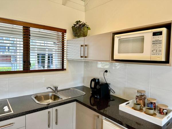 Emerald Inn on Takapuna Beach : photo 3 de la chambre appartement - vue sur mer