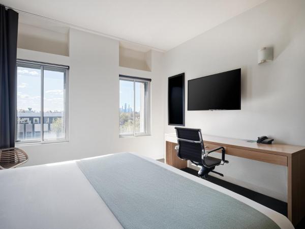 Saint Kilda Beach Hotel - formerly Rydges St Kilda : photo 2 de la chambre chambre lit king-size exécutive avec baignoire spa