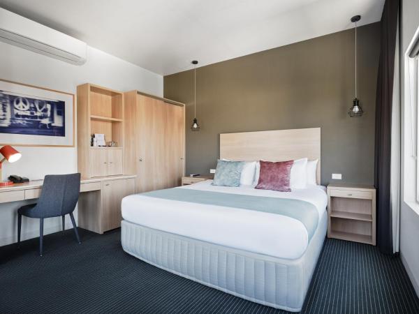 Saint Kilda Beach Hotel - formerly Rydges St Kilda : photo 1 de la chambre chambre lit king-size supérieure