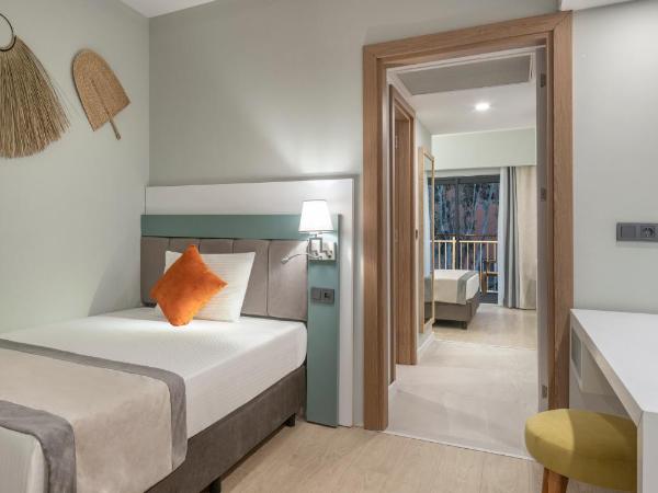 Arcanus Hotels Trendline Side : photo 2 de la chambre chambre familiale avec salle de bains