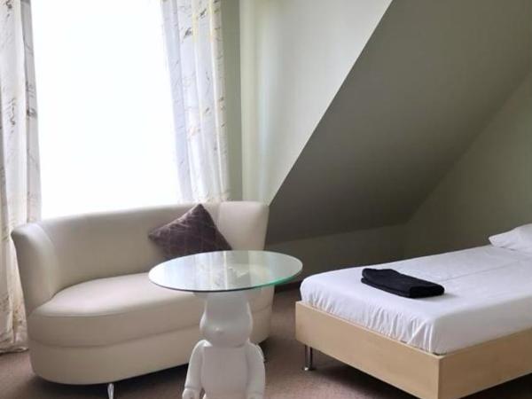 Villa Ventana 2 City Free Parking Śniadanie w cenie 503 18 18 11 : photo 1 de la chambre chambre triple de luxe