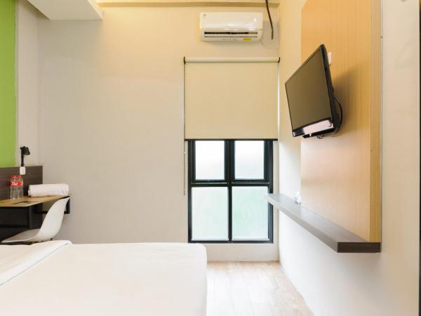 Urbanview Caverna Gandaria by RedDoorz : photo 1 de la chambre chambre double supérieure