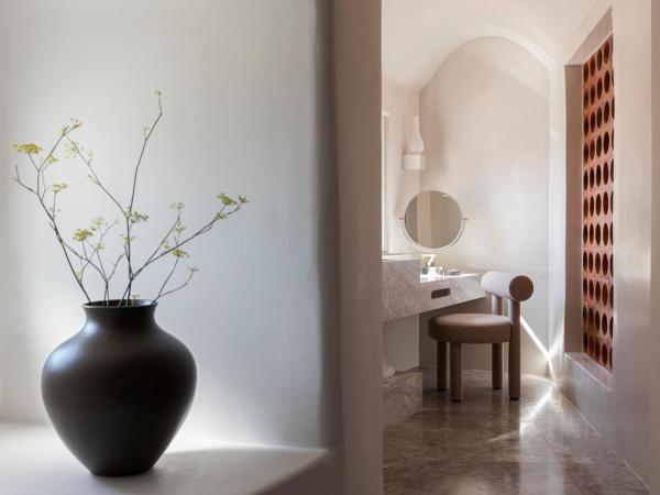 Canaves Oia Suites - Small Luxury Hotels of the World : photo 7 de la chambre suite piscine à débordement