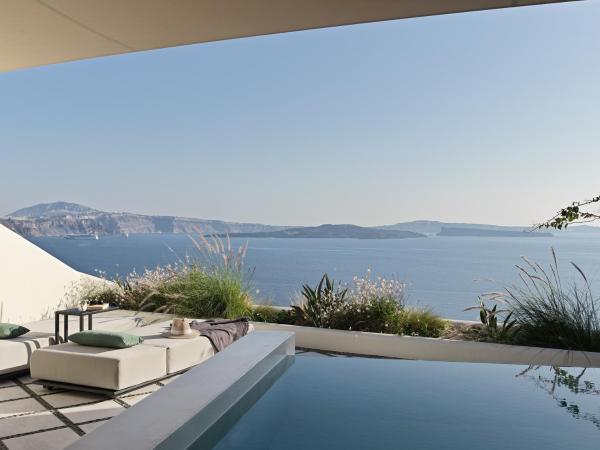 Canaves Oia Suites - Small Luxury Hotels of the World : photo 7 de la chambre suite avec piscine