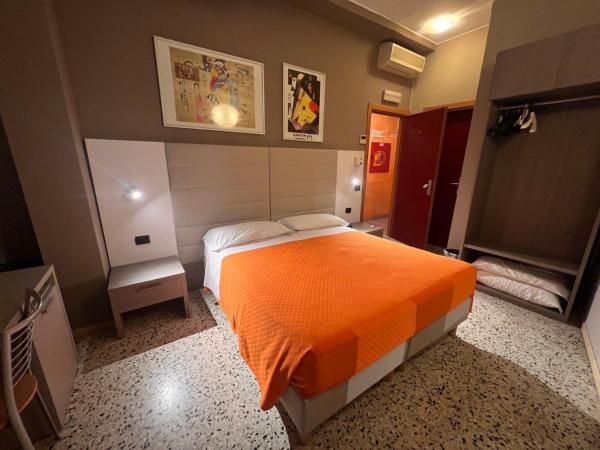 Hotel Parma : photo 1 de la chambre chambre double ou lits jumeaux deluxe avec balcon