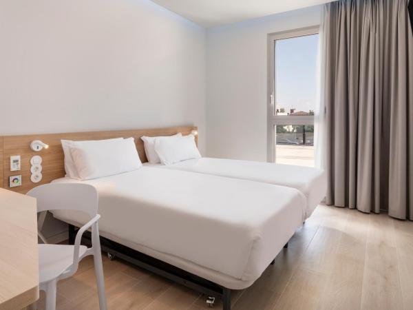 B&B HOTEL Lleida : photo 3 de la chambre chambre lits jumeaux