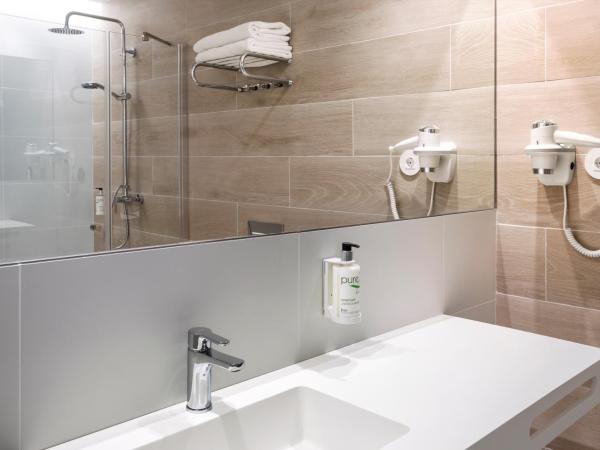 B&B HOTEL Lleida : photo 7 de la chambre chambre double