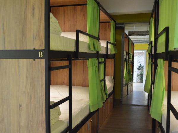 Hostel del Templo de Debod : photo 2 de la chambre lit superposé dans dortoir pour femmes 