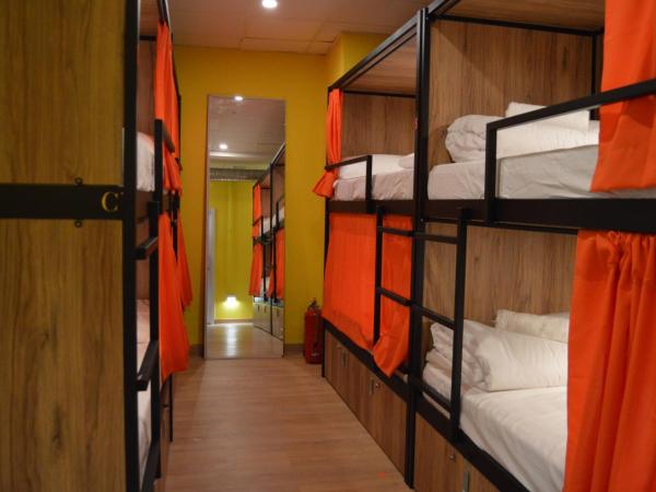 Hostel del Templo de Debod : photo 3 de la chambre lit superposé dans dortoir pour femmes 