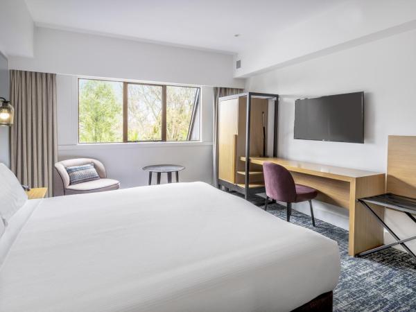 Chateau On The Park - Christchurch, A Doubletree By Hilton : photo 4 de la chambre chambre lit king-size