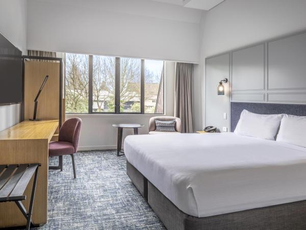 Chateau On The Park - Christchurch, A Doubletree By Hilton : photo 4 de la chambre chambre lit king-size deluxe