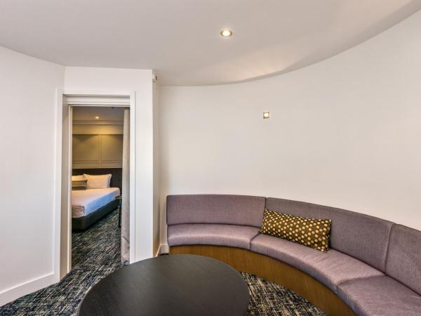 Chateau On The Park - Christchurch, A Doubletree By Hilton : photo 7 de la chambre suite junior