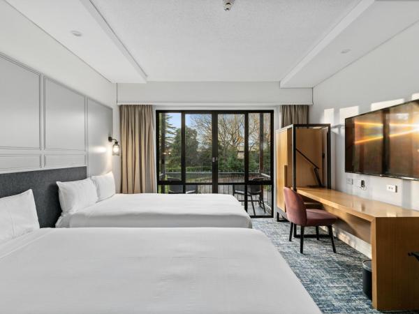 Chateau On The Park - Christchurch, A Doubletree By Hilton : photo 5 de la chambre chambre lits jumeaux - pour personnes à mobilité réduite