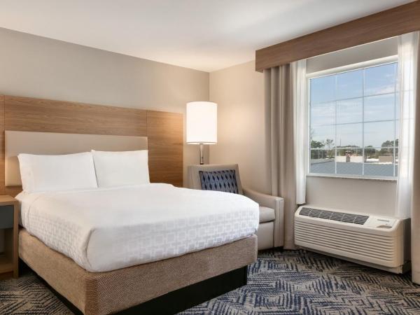 Candlewood Suites San Antonio Downtown, an IHG Hotel : photo 4 de la chambre studio queen suite with communications accessible tub