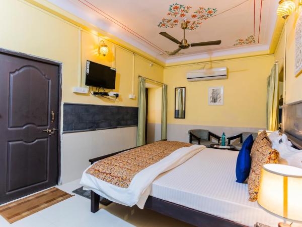 Kalyan Villa Homestay : photo 4 de la chambre chambre double avec salle de bains privative