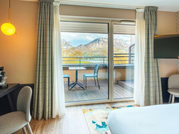 Le Splendid Hotel Lac D'Annecy - Handwritten Collection : photo 5 de la chambre chambre double deluxe avec terrasse - côté lac
