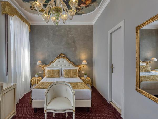 Hotel Pausania : photo 8 de la chambre chambre triple