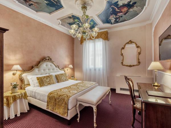 Hotel Pausania : photo 2 de la chambre chambre double ou lits jumeaux supérieure