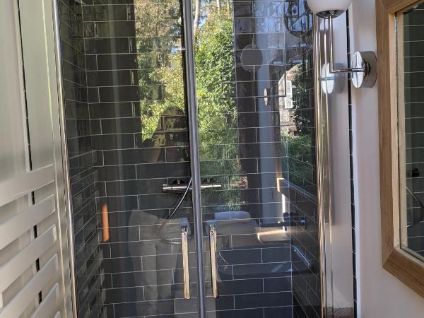 Villa Eliane - parking privé : photo 4 de la chambre chambre double deluxe avec douche