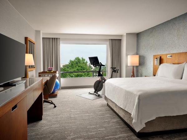 The Westin Austin at The Domain : photo 2 de la chambre king workout room, guest room, 1 king