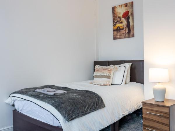 M6 Guest House : photo 5 de la chambre chambre double avec salle de bains commune