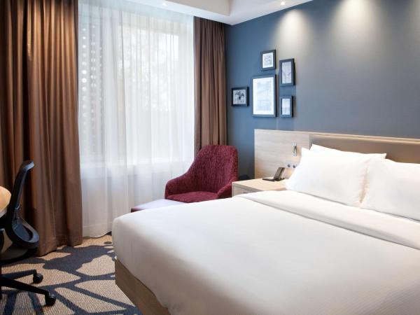 Hampton By Hilton Munich City Center East : photo 3 de la chambre chambre lit queen-size