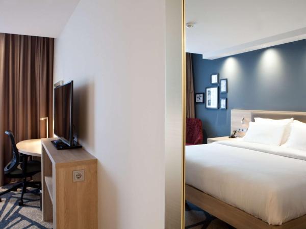 Hampton By Hilton Munich City Center East : photo 3 de la chambre chambre lit king-size