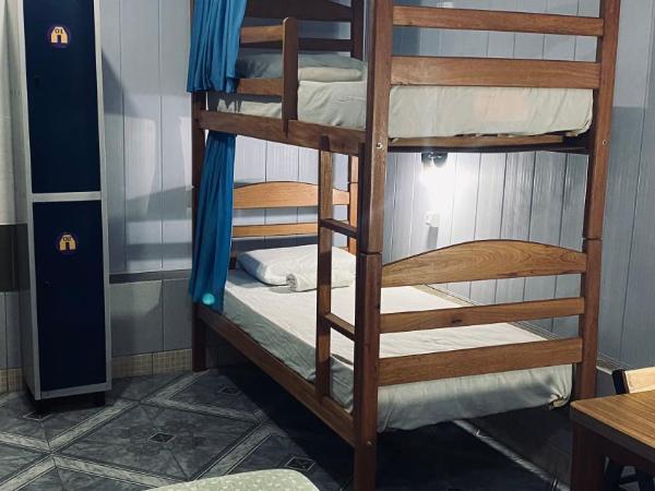 Aldeia Hostel : photo 2 de la chambre lit dans dortoir mixte de 6 lits