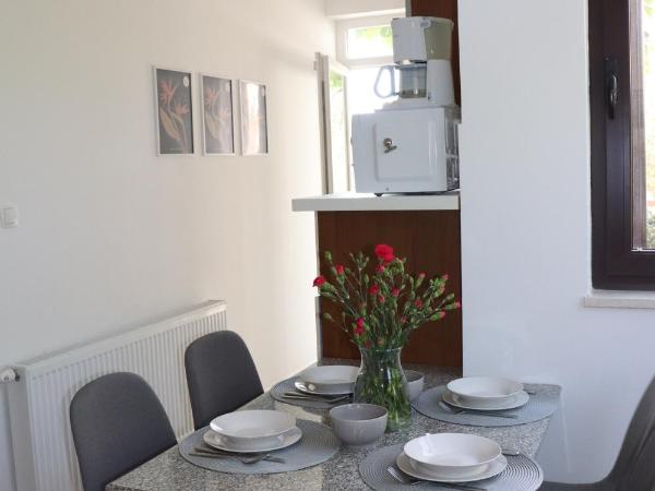 Apartments and rooms with parking space Krk - 5294 : photo 10 de la chambre appartement 1 chambre avec terrasse