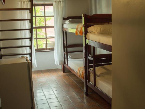 Pousada Casa da Pedra : photo 10 de la chambre chambre familiale (6 adultes)