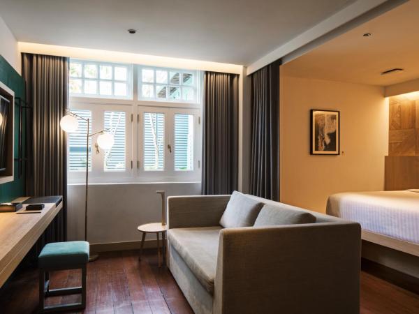 KēSa House, The Unlimited Collection managed by The Ascott Limited : photo 5 de la chambre studio premier avec balcon ou salon