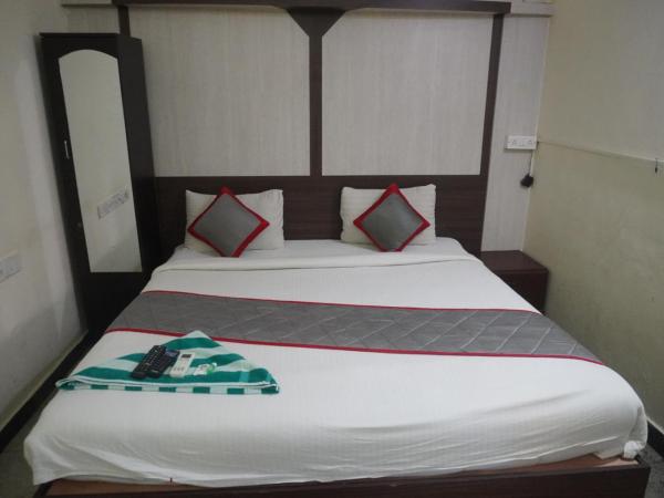 The Dolphin Park Hotel, Virugambakkam : photo 2 de la chambre chambre double standard avec ventilateur