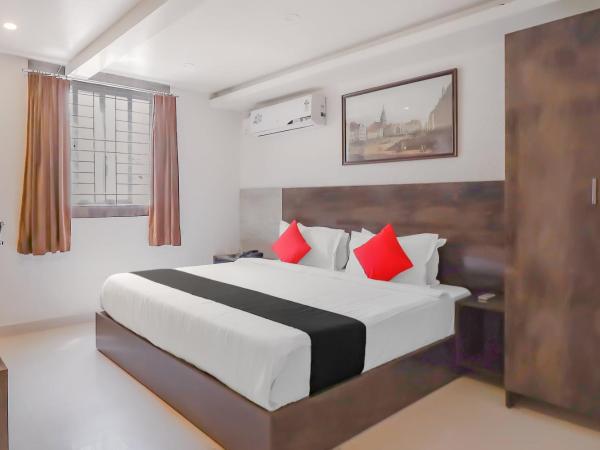 Capital O Hotel Royal Galaxy Finesse Near Phoenix Marketcity : photo 5 de la chambre chambre triple classique