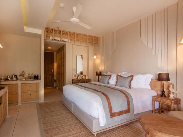 Devasom Khao Lak Beach Resort & Villas : photo 2 de la chambre suite junior avec jacuzzi - côté mer