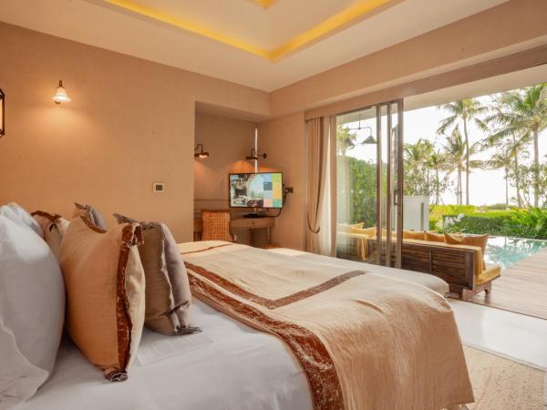 Devasom Khao Lak Beach Resort & Villas : photo 5 de la chambre villa en bord de mer avec piscine