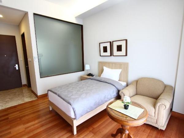 Via Renata Panglima Polim : photo 1 de la chambre chambre simple avec baignoire