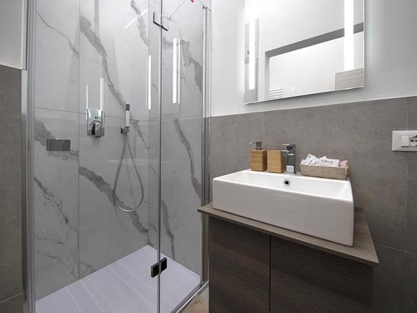 Triumvirato Rooms : photo 7 de la chambre chambre double avec baignoire spa