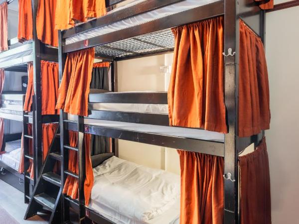 Palmers Lodge Swiss Cottage : photo 1 de la chambre lit dans dortoir mixte de 6 lits