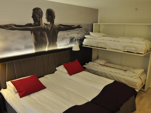 Quality Hotel Waterfront : photo 4 de la chambre chambre quadruple