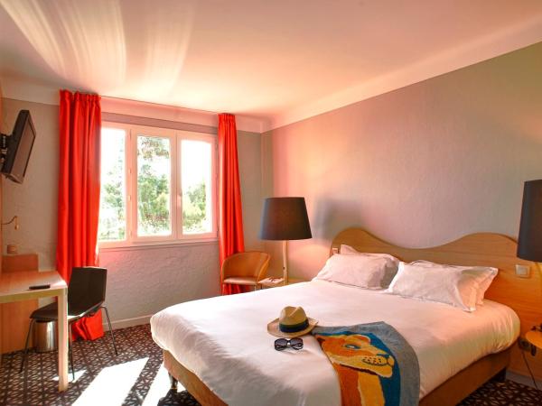 Hôtel Beau Rivage : photo 2 de la chambre chambre double ou lits jumeaux - vue partielle sur mer