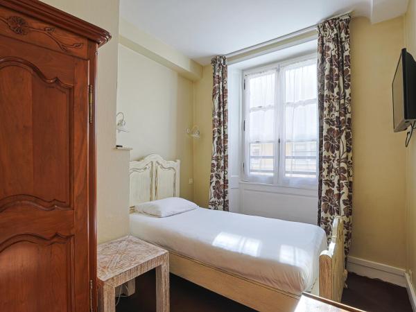 Hôtel François d'O : photo 2 de la chambre chambre simple avec douche 