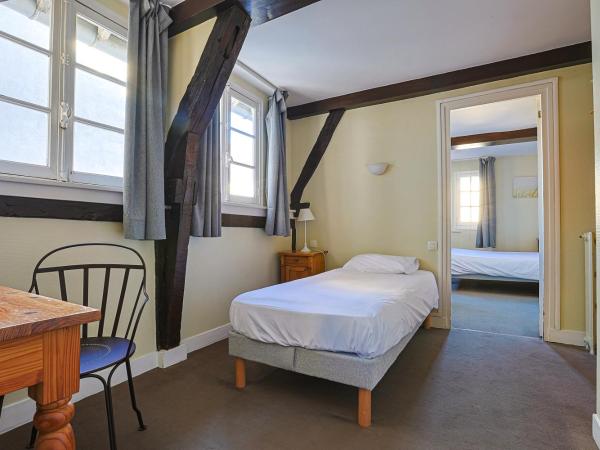 Hôtel François d'O : photo 7 de la chambre chambre triple avec douche