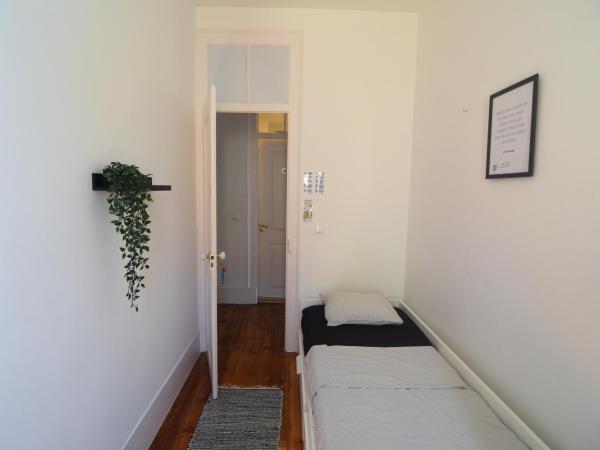 Embassy Arriaga Private Elegance Rooms in Stylish Shared Apartment : photo 1 de la chambre chambre simple