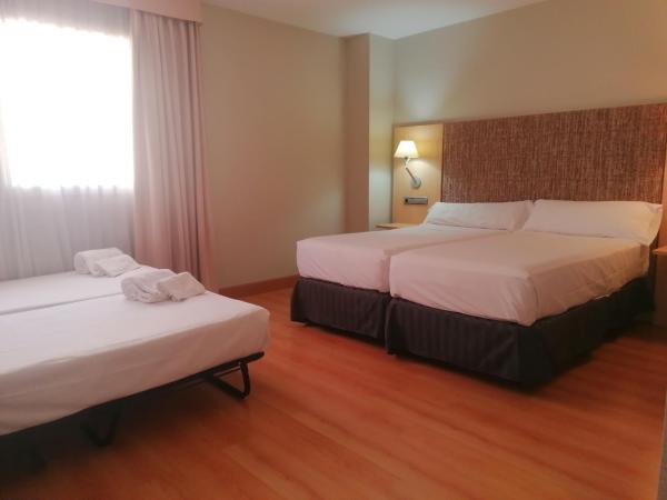 U Hotel Villa-Gomá : photo 5 de la chambre chambre quadruple standard