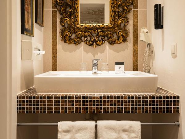 Altstadthotel Kasererbräu : photo 1 de la chambre suite junior avec bain à remous