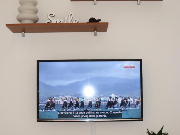 Apartments and rooms with parking space Krk - 5294 : photo 3 de la chambre appartement 1 chambre avec terrasse